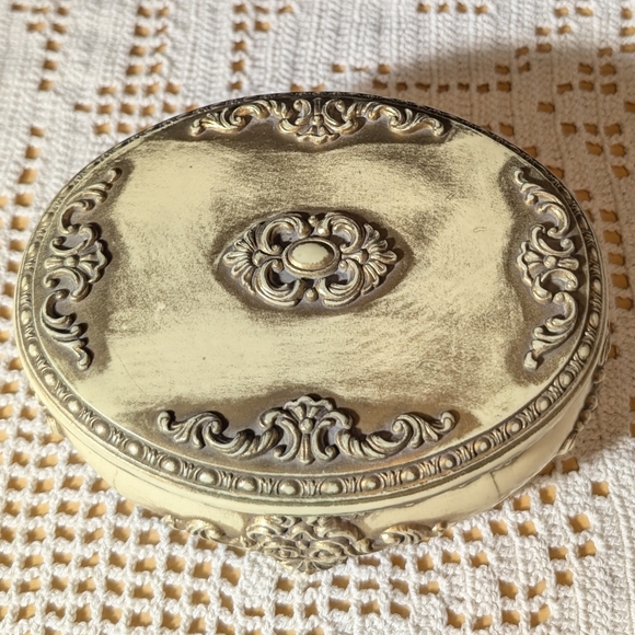 ❄️Vintage Art Deco Resin Jewelry Box/ Keepsake Box, Vanity Dresser Accents - Picture 3 of 8